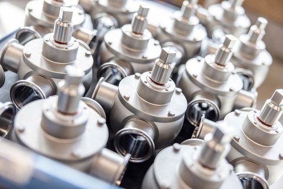 Rows of hygienic process valves with actuators